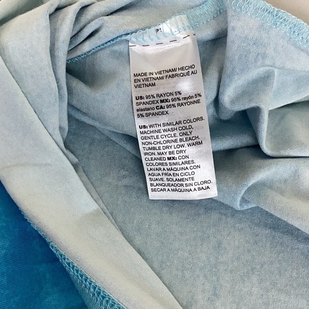 Chico’s Woman’s Size 1 Ombré Tank Top. - Picture 9 of 9
